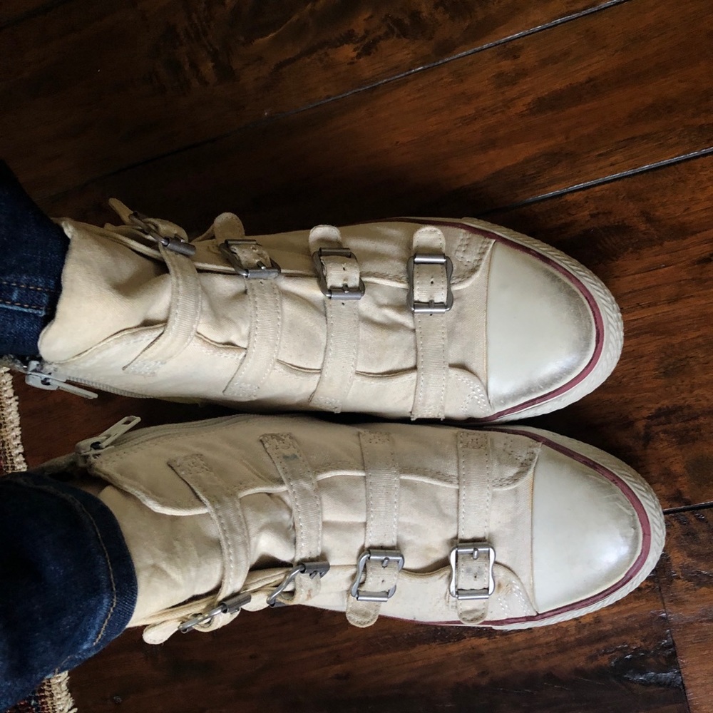 Cute white canvas ASN sneakers